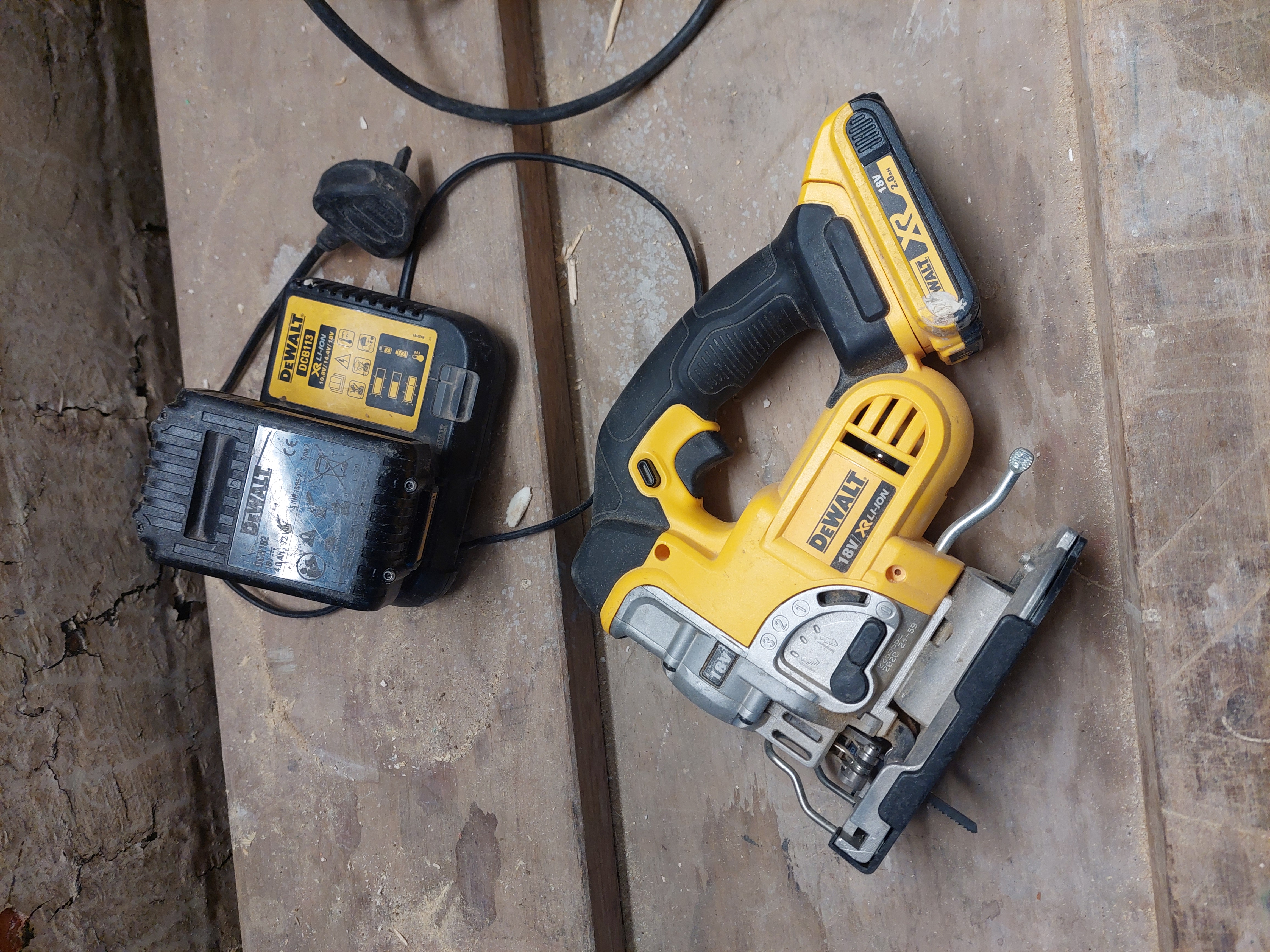 18v dewalt cordless jigsaw