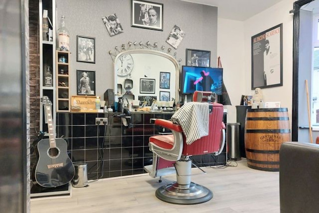 Cut hair charge by hour