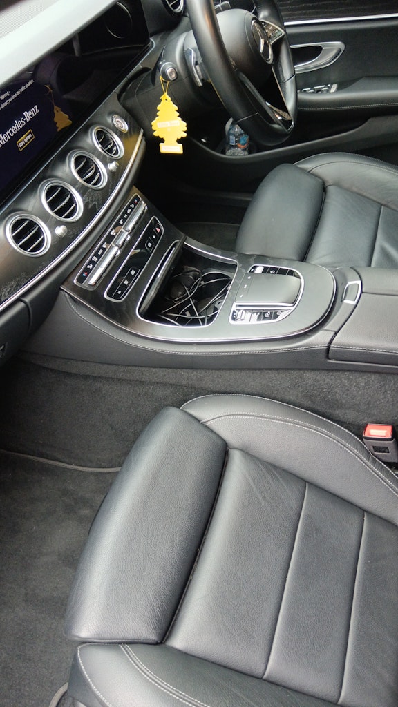 Mercedes E Class 2022 saloon photo 3