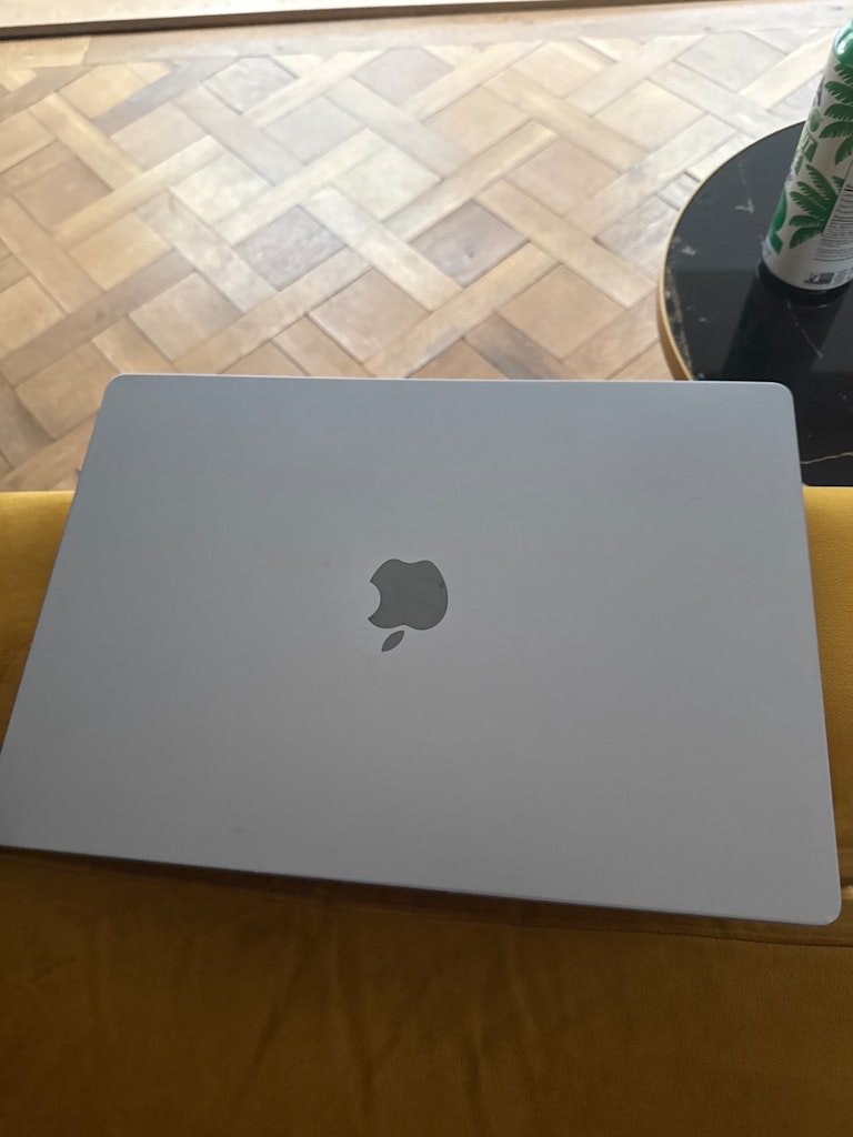 Laptop MacBook M1 pro